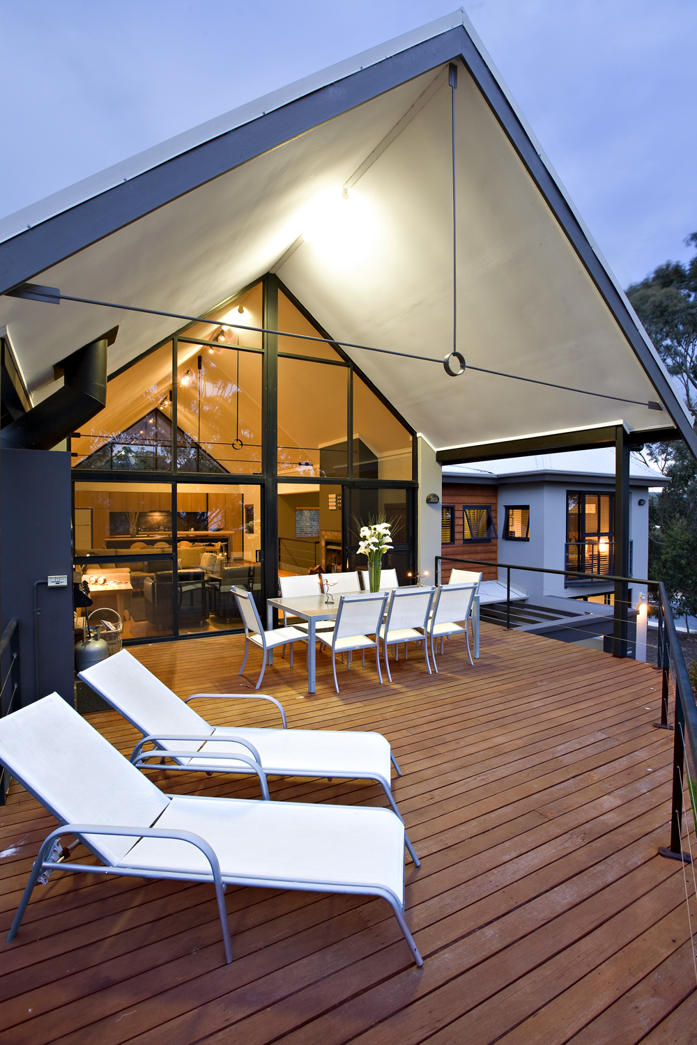 Amherst island, in lake mummuga; Eagle Bay Residence 1997 Yael K Associates