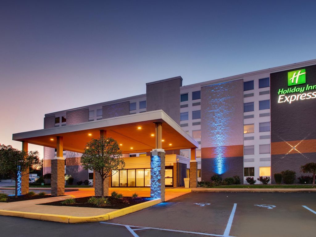 19+ Holiday Inn Express White&nbsp;Haven