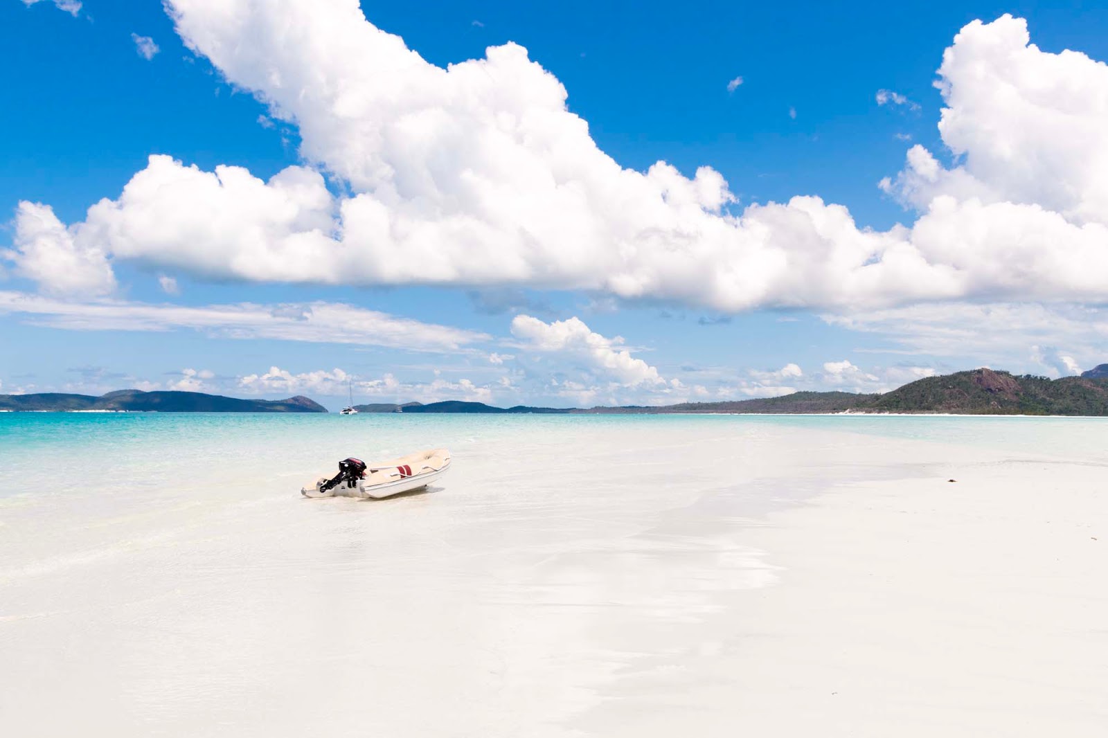 Due to the consistently sunny weather and low humidity, locals and travel industry experts agree that early spring is the best time of the year . The Best Whitehaven Beach Tour With Cruise Whitsundays Explore Shaw